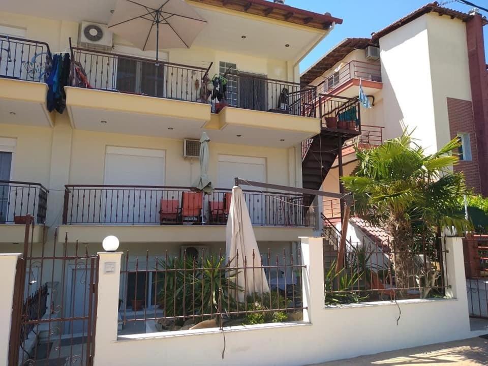 Blue Moon Apartments Nea Michaniona Exterior photo