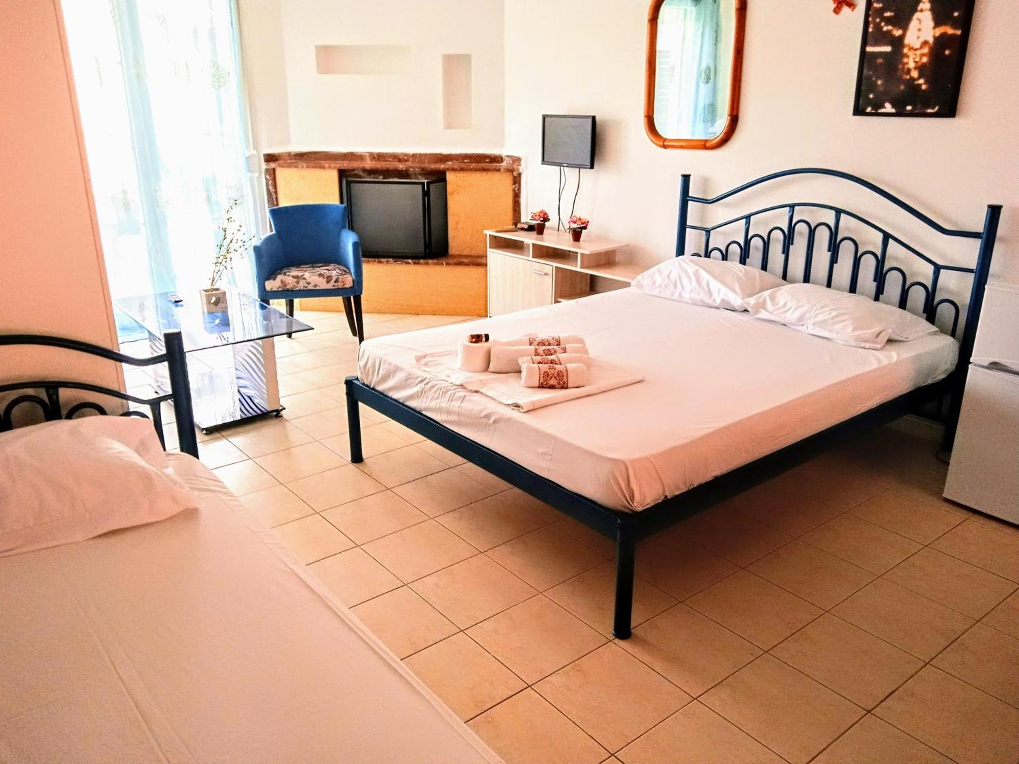 Blue Moon Apartments Nea Michaniona Room photo